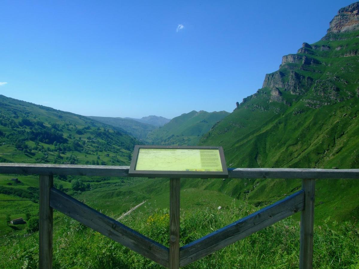 Las Hayucas San Roque de Ríomiera Exterior foto