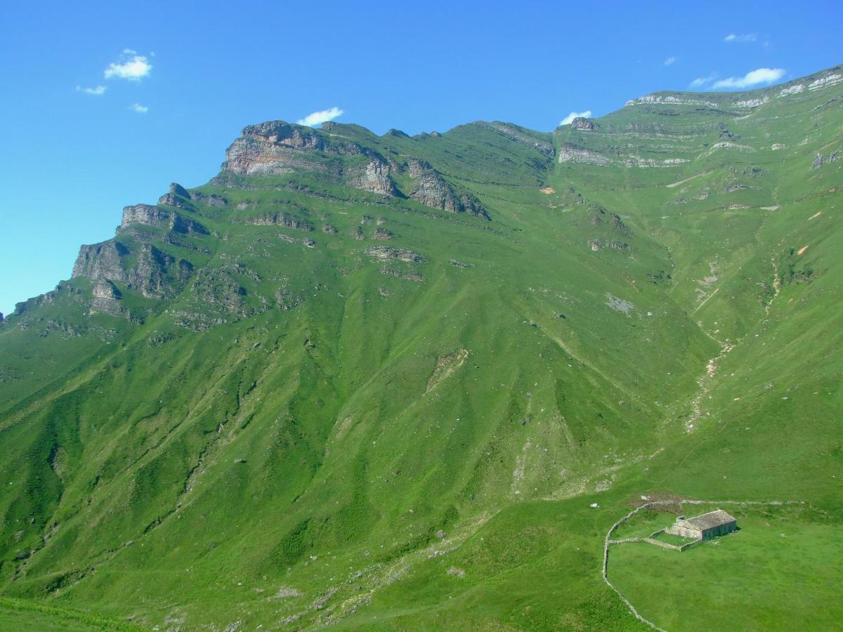 Las Hayucas San Roque de Ríomiera Exterior foto